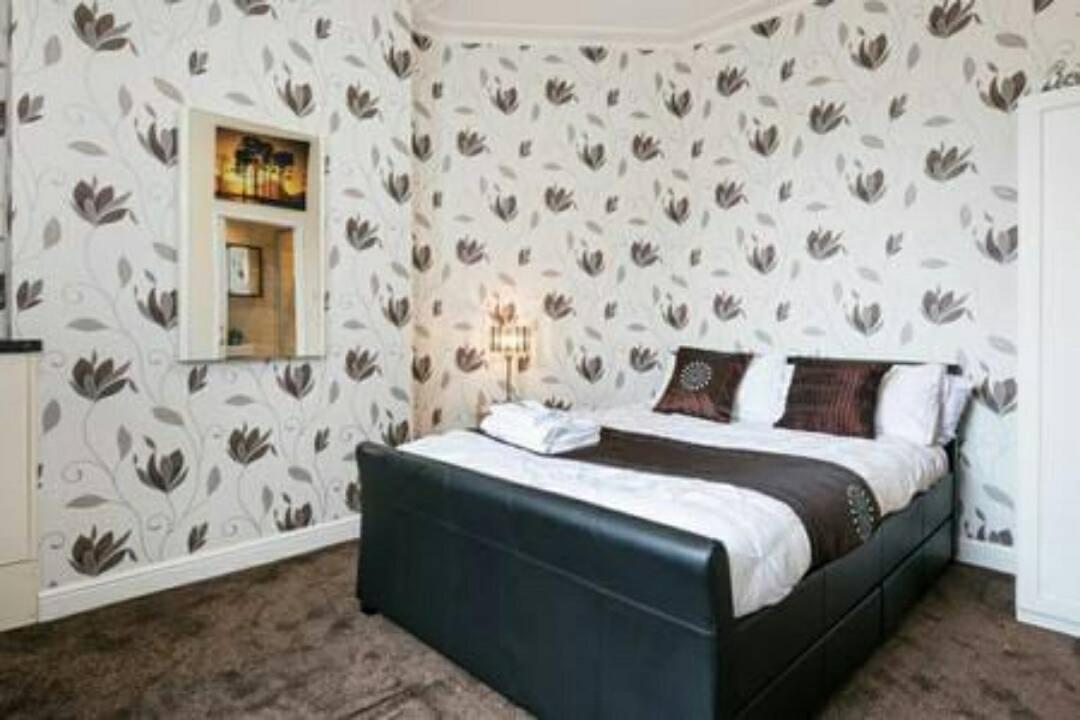 Knutsford House Holidays Manchester Exterior foto